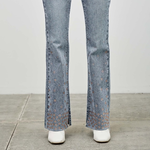 High Rise Kick Flare Pants With Rhinestone - Picture 4 of 9